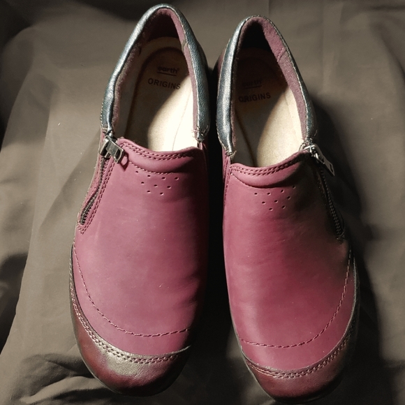 NEW Earth Origins Leather Clogs in Rouge Merlot - Picture 4 of 16